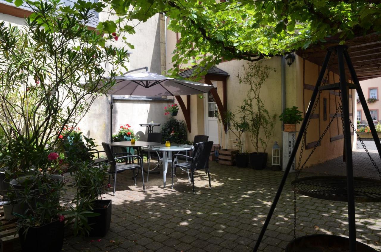 Altes Winzerhaus - Ferienhaus Burgen  Buitenkant foto