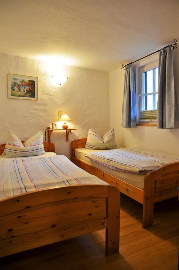 Altes Winzerhaus - Ferienhaus Burgen  Buitenkant foto