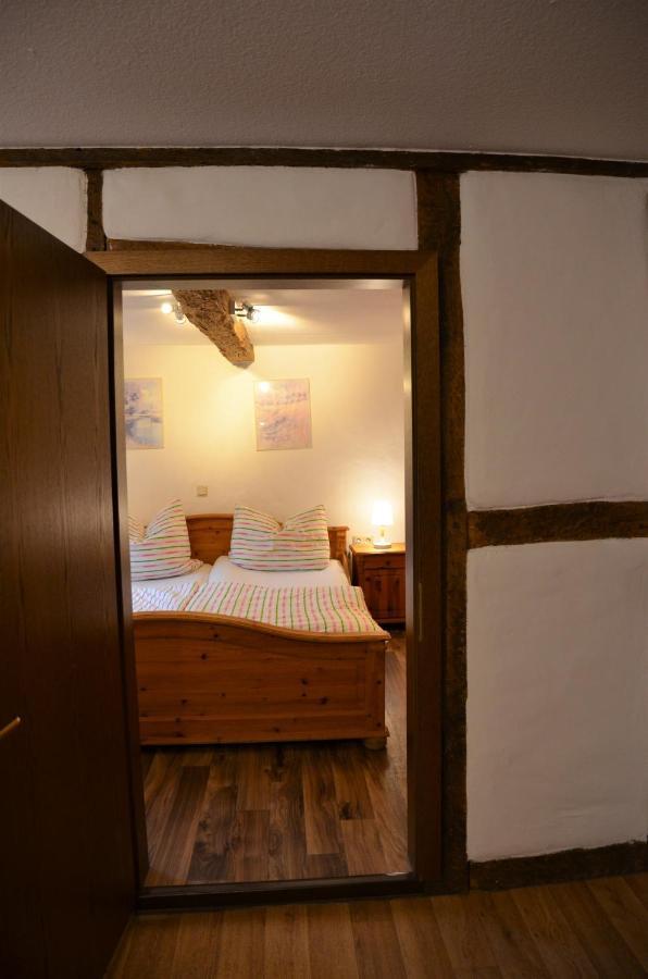 Altes Winzerhaus - Ferienhaus Burgen  Buitenkant foto
